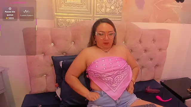 leyla smithh online show from 09.20.25