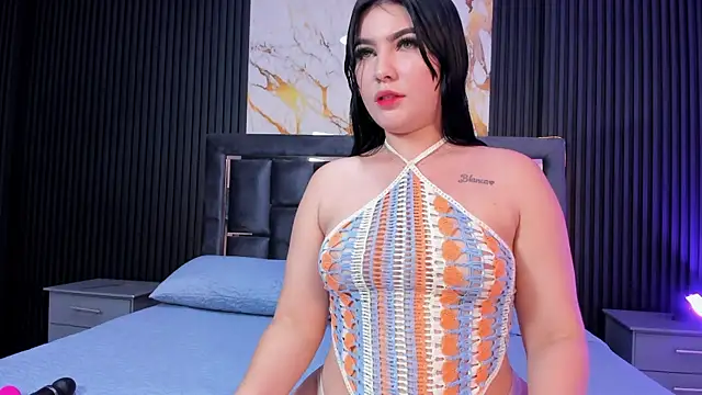 Snapshot of MiaaFarrel chatting on 10.20.25 MiaaFarrel online show from 10.20.25