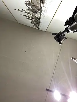 KloePink  online show from 10.31.25