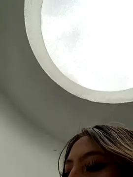 KloePink  online show from 11.26.25