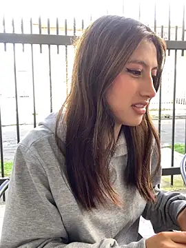 KloePink  online show from 12.03.25