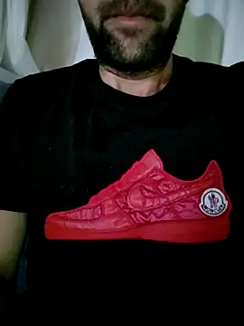 Snapshot of fearleass chatting on 09.18.25 fearleass online show from 09.18.25