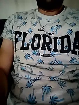 Snapshot of fearleass chatting on 09.22.25 fearleass online show from 09.22.25