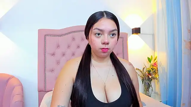 Snapshot of Ferzaya chatting on 09.26.25 Ferzaya online show from 09.26.25