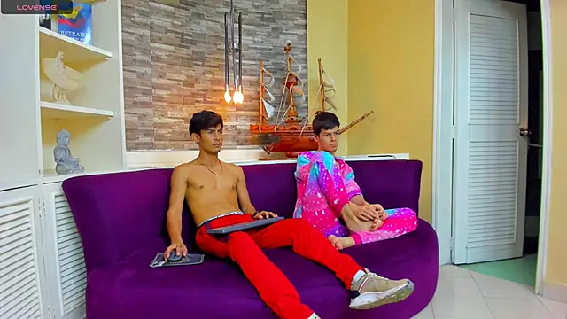 Snapshot of Holdme_Hot chatting on 09.15.25 Holdme Hot online show from 09.15.25