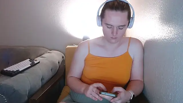 Elliebell online show from 11.11.25