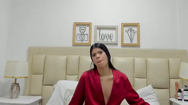 SkinnyGirl 28 online show from 01.05.26