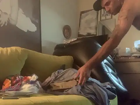 Snapshot of Hothotboyg chatting on 09.12.25 Hothotboyg online show from 09.12.25