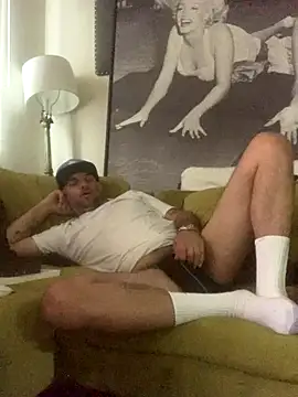 Snapshot of Hothotboyg chatting on 10.10.25 Hothotboyg online show from 10.10.25