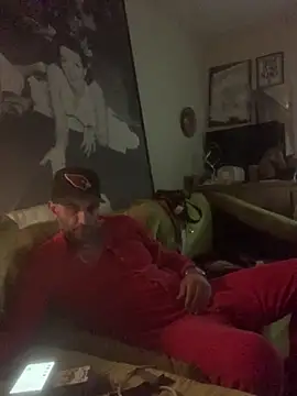 Snapshot of Hothotboyg chatting on 10.14.25 Hothotboyg online show from 10.14.25