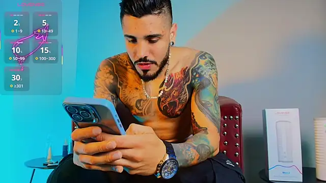 Snapshot of amodeus_bael_ chatting on 09.28.25 amodeus bael  online show from 09.28.25