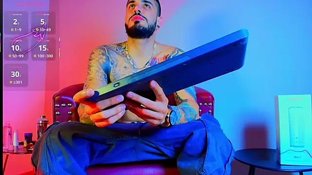 Snapshot of amodeus_bael_ chatting on 10.05.25 amodeus bael  online show from 10.05.25