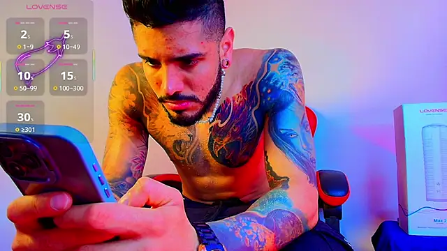 Snapshot of amodeus_bael_ chatting on 10.18.25 amodeus bael  online show from 10.18.25