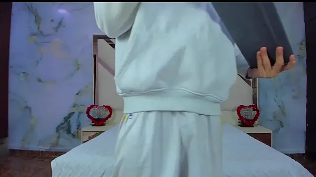 Snapshot of Nice_boy18_ chatting on 09.27.25 Nice boy18 online show from 09.27.25