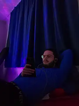 EyesNeverLies online show from 02.21.26