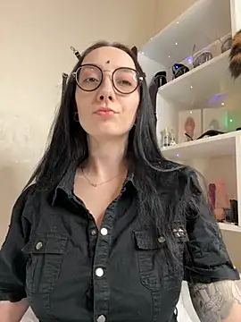 Jinhee Tiny online show from 10.14.25