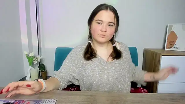 IsabellCharm online show from 10.17.25