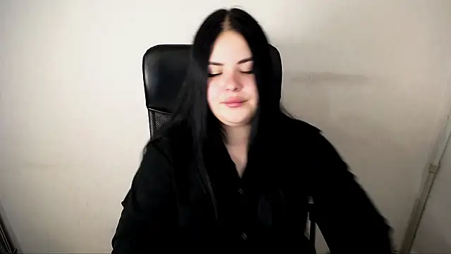  Trisha li online show from 10.26.25