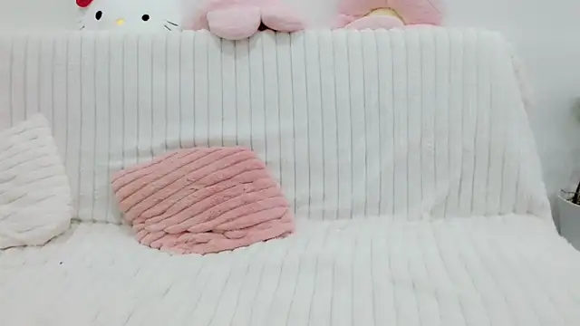 Snapshot of Emmahahaha17 chatting on 10.02.25 Emmahahaha17 online show from 10.02.25