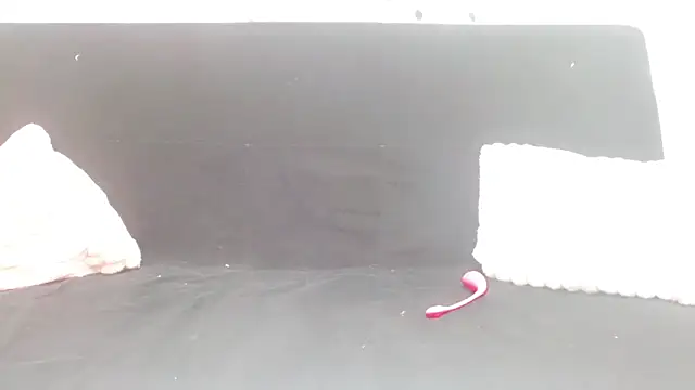 Snapshot of Emmahahaha17 chatting on 10.17.25 Emmahahaha17 online show from 10.17.25