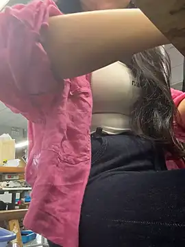 Snapshot of DHJM168 chatting on 10.29.25 DHJM168 online show from 10.29.25