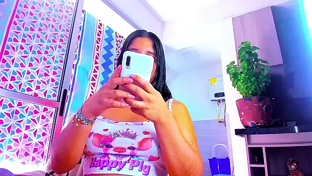 Snapshot of laura_goddess_ts chatting on 10.15.25 laura goddess ts online show from 10.15.25