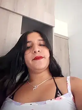 Snapshot of laura_goddess_ts chatting on 11.02.25 laura goddess ts online show from 11.02.25