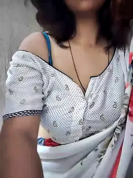 Love birdss69 online show from 10.26.25