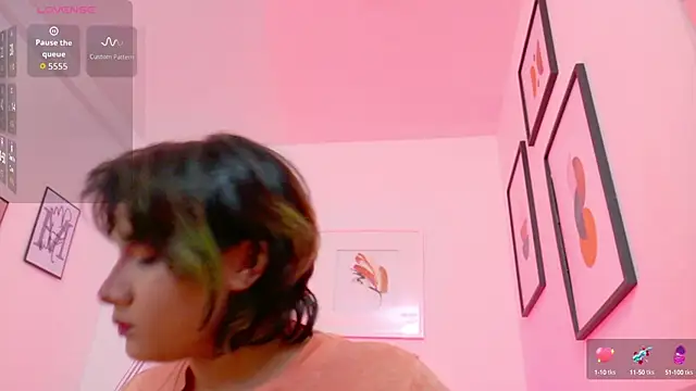 Snapshot of cosplaydate chatting on 10.01.25 cosplaydate online show from 10.01.25