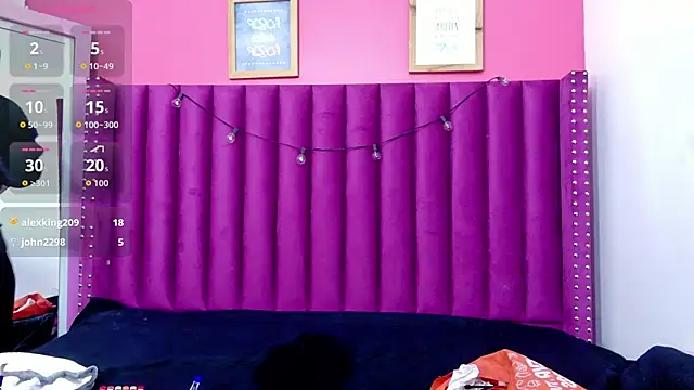 Snapshot of cosplaydate chatting on 10.28.25 cosplaydate online show from 10.28.25