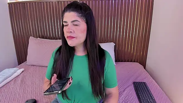 Roxie-NS online show from 10.15.25