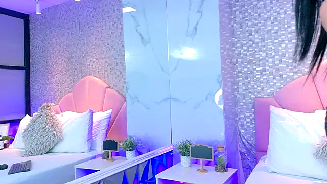 AshleyBaker1 online show from 12.14.25