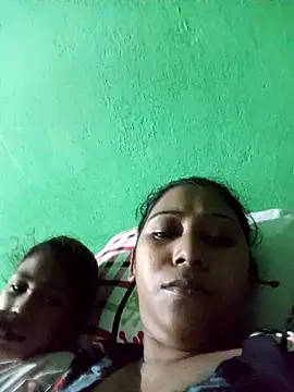 Snapshot of Geetababy90 chatting on 10.18.25 Geetababy90 online show from 10.18.25