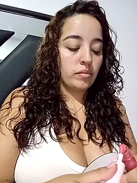 Snapshot of LoanaSantos chatting on 10.08.25 LoanaSantos online show from 10.08.25