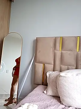 Snapshot of LoanaSantos chatting on 11.29.25 LoanaSantos online show from 11.29.25