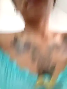 Snapshot of Liahdiaz_ chatting on 10.18.25 Liahdiaz online show from 10.18.25