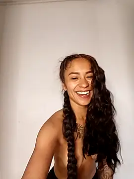 Snapshot of Liahdiaz_ chatting on 11.02.25 Liahdiaz online show from 11.02.25