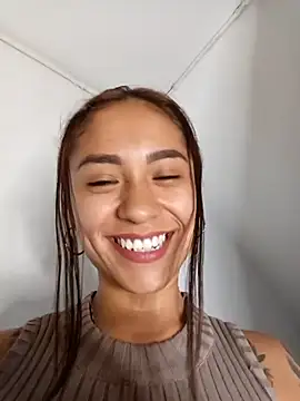 Liahdiaz  online show from 11.19.25