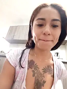 Liahdiaz  online show from 11.24.25