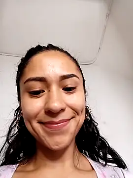 Liahdiaz  online show from 12.02.25