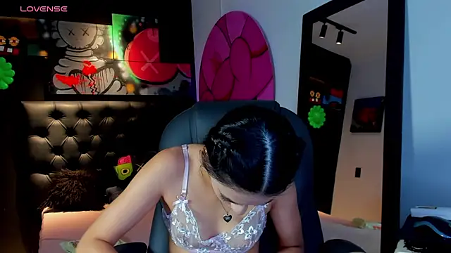 Snapshot of miIa_bratz chatting on 05.21.26 miIa bratz online show from 05.21.26