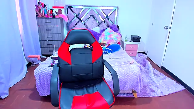 Luna Analya online show from 12.19.25