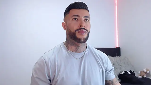 andrea de lucaa online show from 10.01.25