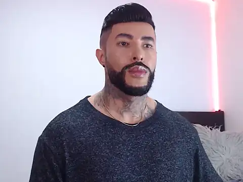 andrea de lucaa online show from 10.25.25