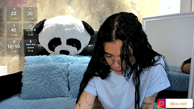 Snapshot of alice_rose5 chatting on 10.17.25 alice rose5 online show from 10.17.25