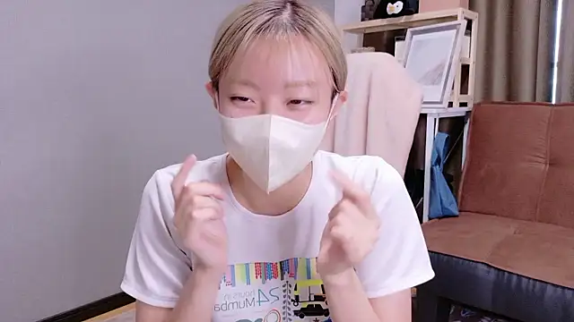 Snapshot of Nana__ch chatting on 09.22.25 Nana  ch online show from 09.22.25