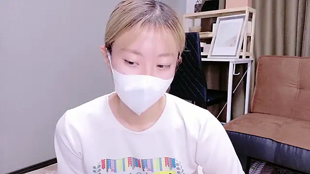 Snapshot of Nana__ch chatting on 10.10.25 Nana  ch online show from 10.10.25