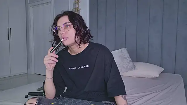 VioletAsh online show from 05.22.26