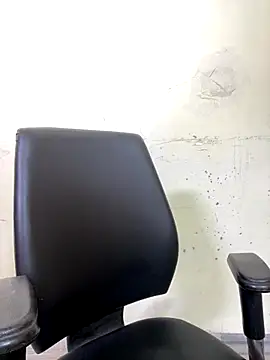 Snapshot of sexy_lips99 chatting on 11.08.25 sexy lips99 online show from 11.08.25