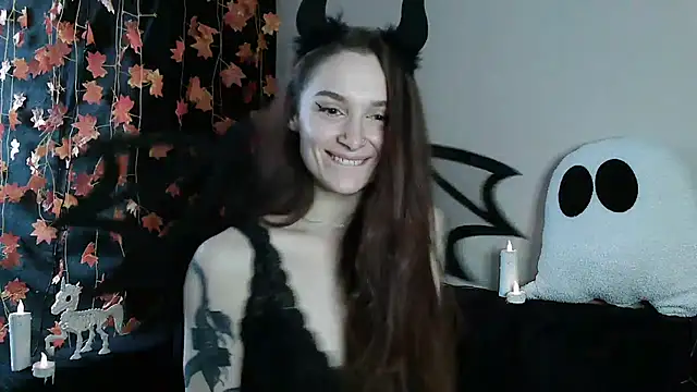   Leyla   online show from 10.24.25